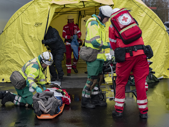 Gult tält och övningar i krisberedskap