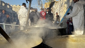 ICRC delar ut mat i Gaza, 2024