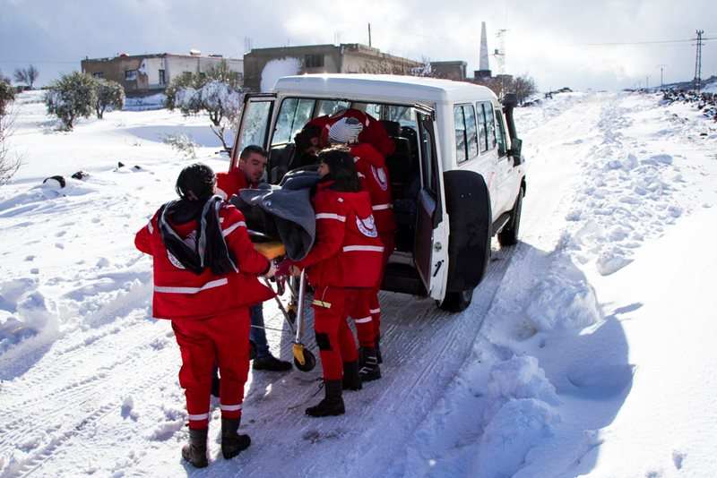 Volontärer från Syriska Röda Halvmånen når ut med hjälp till människor i Swaida. Swaida, January 2019 