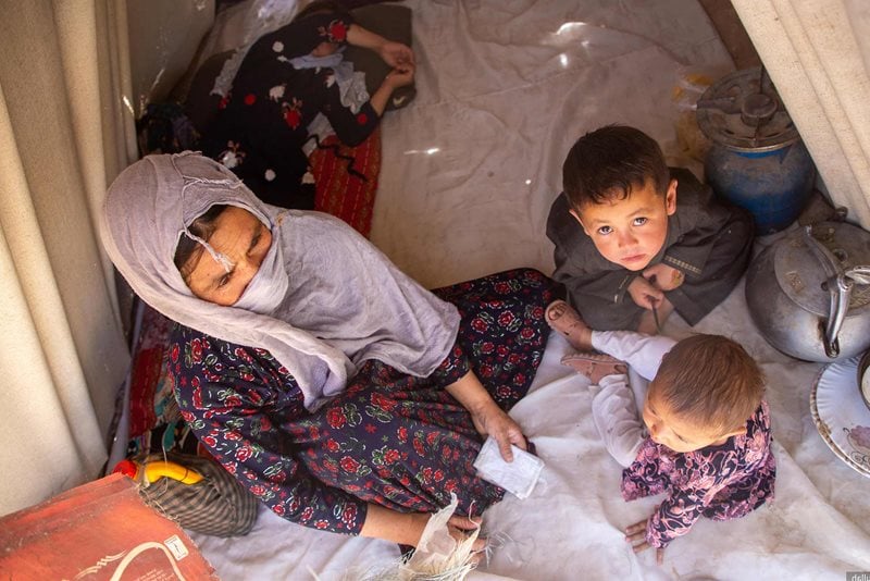 Barn i tältläger i Afghanistan.