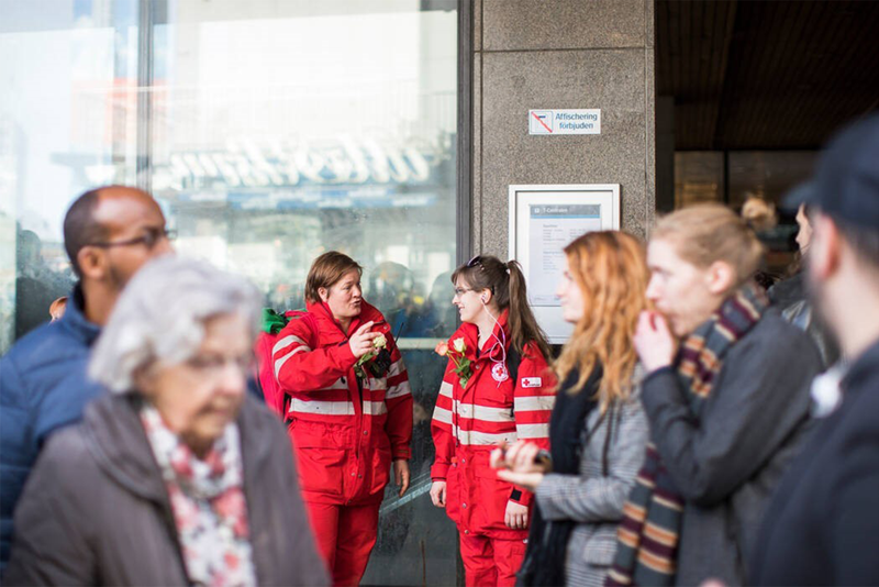 Förstahjälpen-grupperna gör en insats i Stockholm efter terrorattentat.
